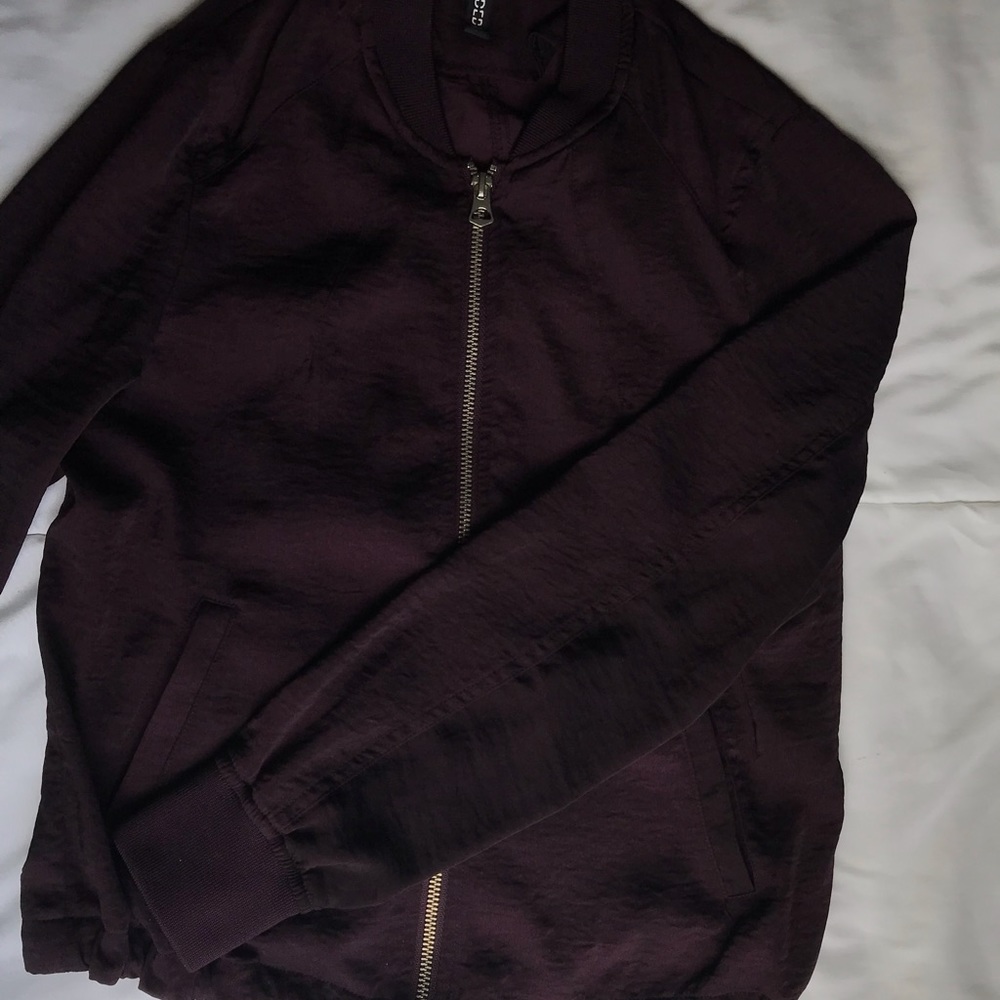 Light weight zip up